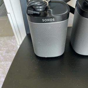 Sonos play 1 wireless speakers